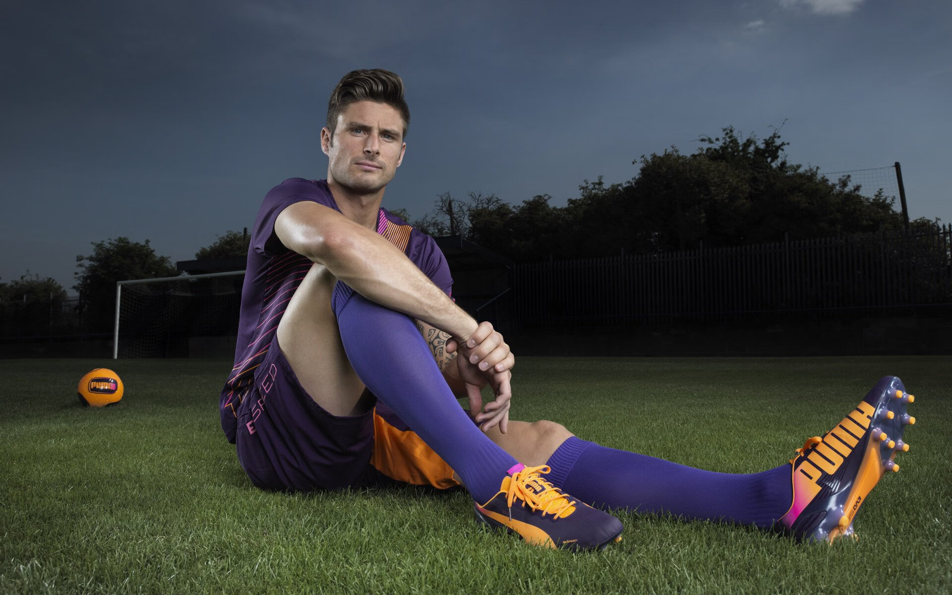 东亚杯U23国足夺冠 球迷集体庆祝胜利，东亚杯国足首发